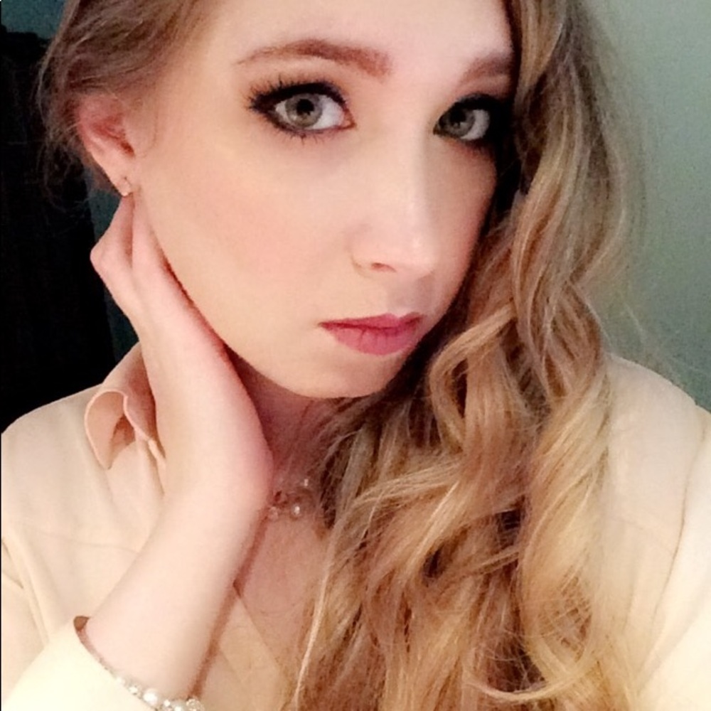 Meet your Posher, Becca